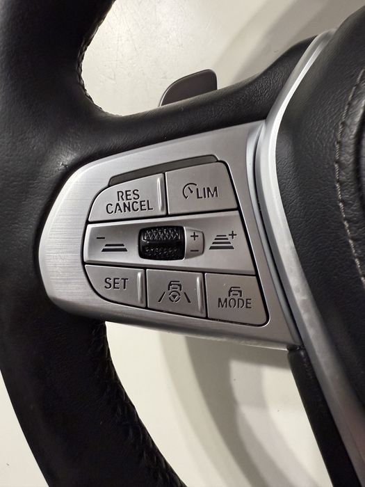 Volan BMW Seria 5 / Seria 7 – original, cu încălzire și padele