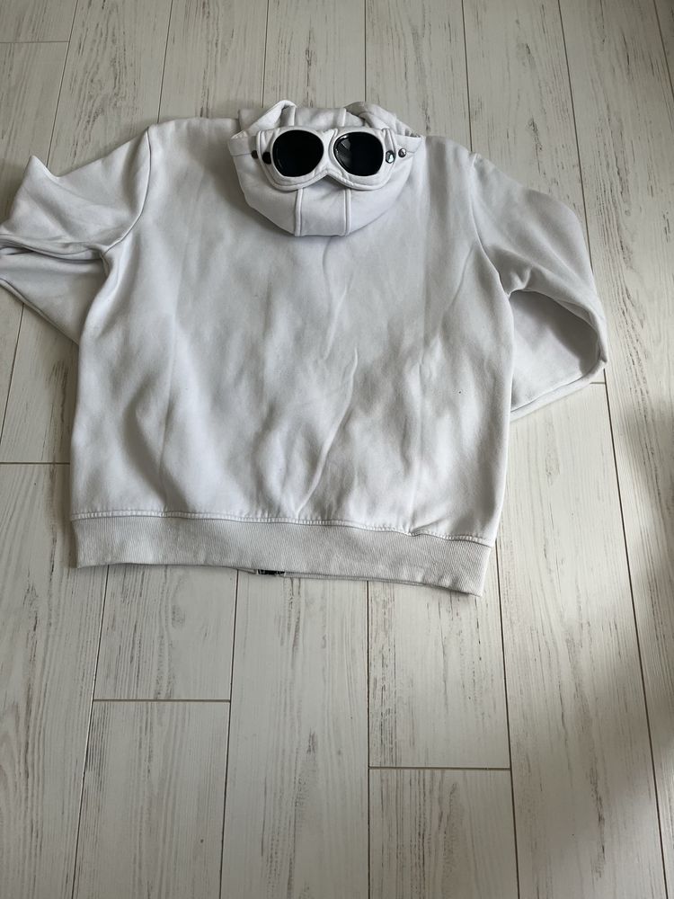Бял CP company суичър