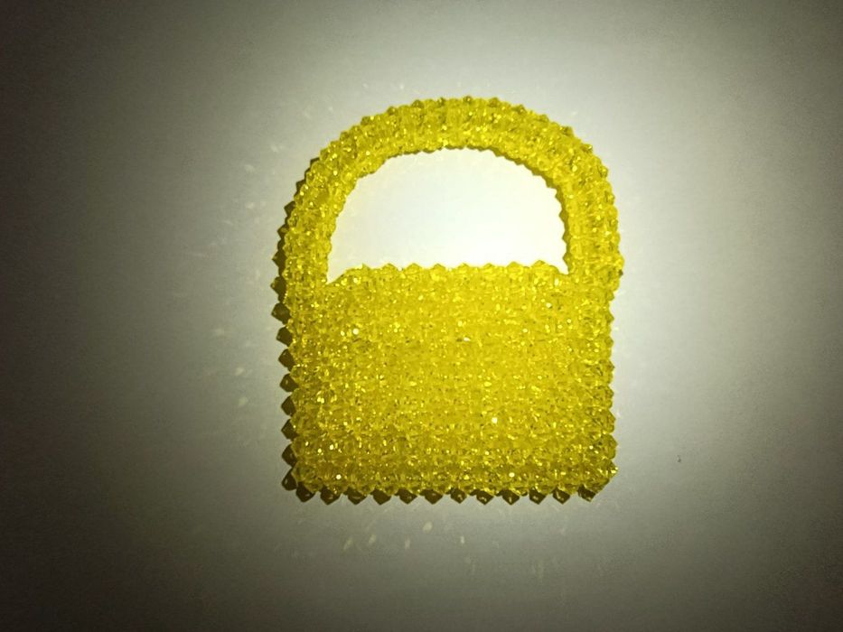 Сумка из бусин миниатюрная