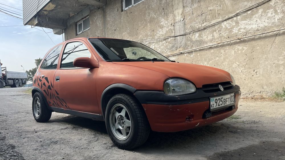 Opel corsa машина