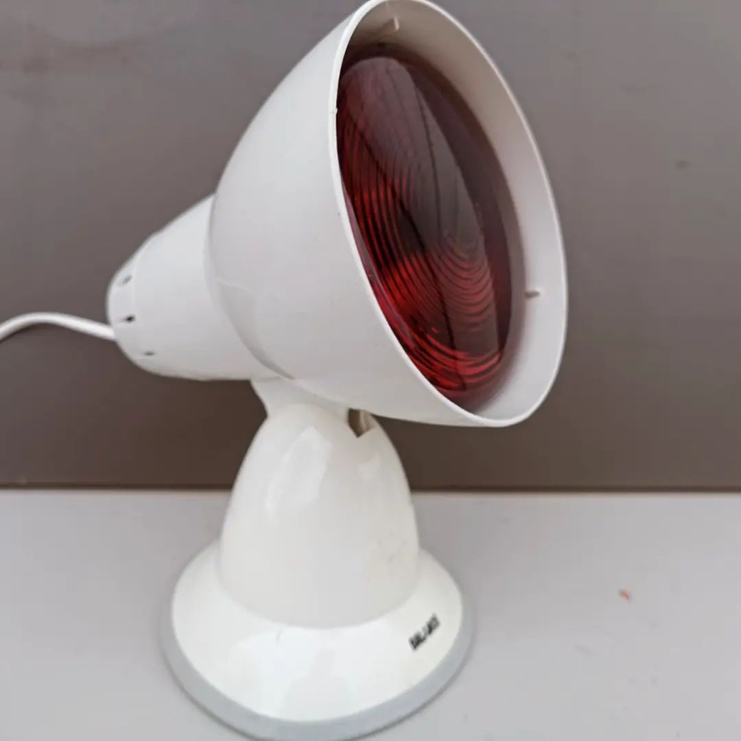 Винтидж настолна лампа с инфрачервена светлина
Цена 43 лв