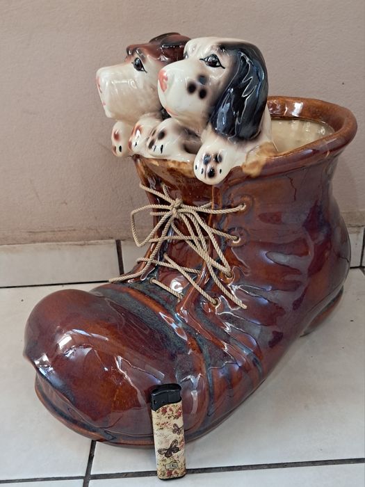 Кашпа в формата на  обувка