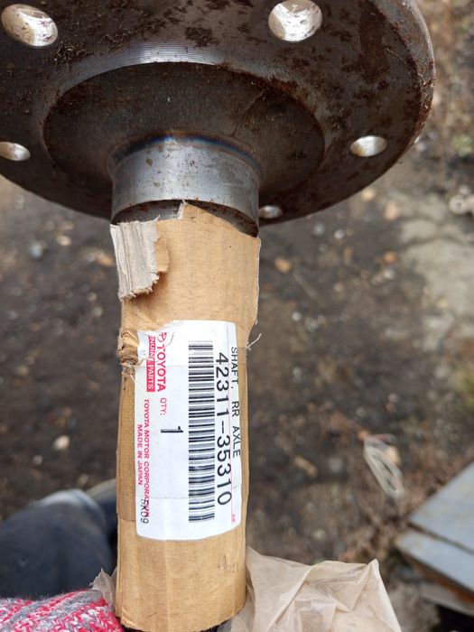 Продам полуось (2 шт, новые) и задние фонари