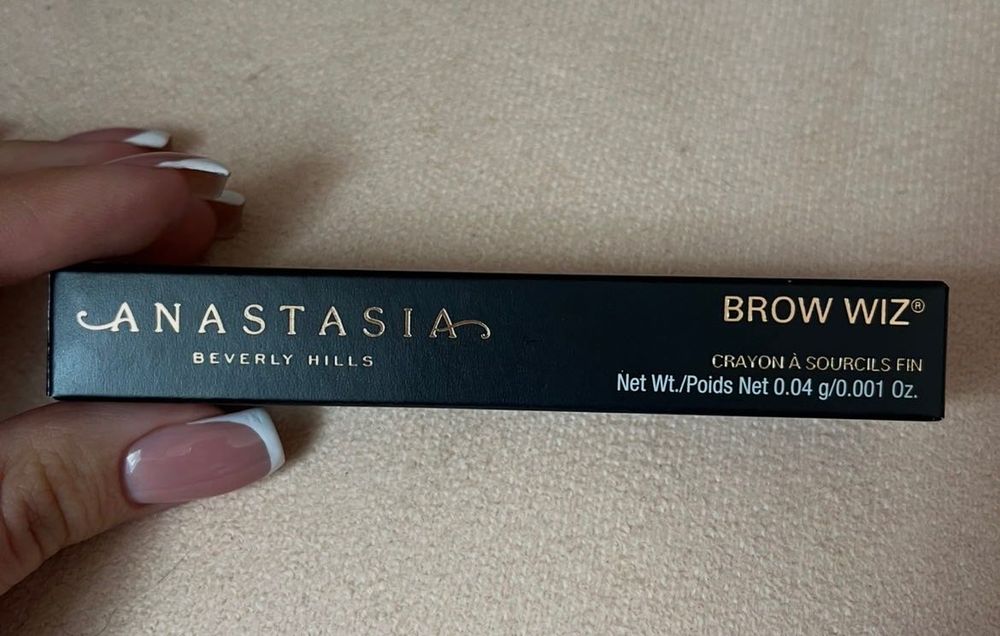 Anastasia Beverly Hills Brow Wiz – Soft Brown - молив за вежди