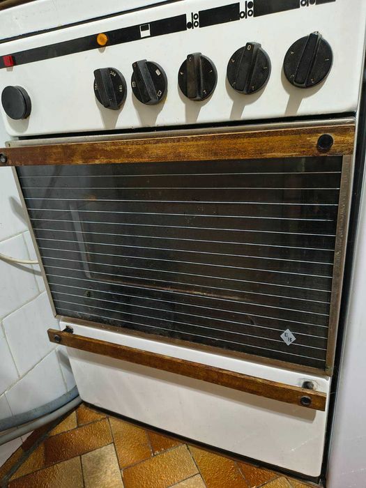 Готварска печка Мечта - запазена и работеща + подарък ТВ