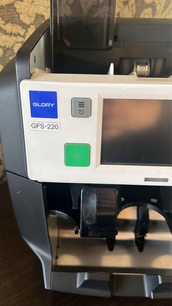 Счетчик банкнот Glory GFS 220