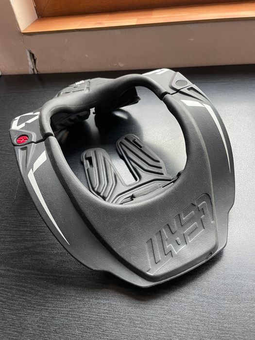 Leatt GPX Five.Five Neckbrace - протектор за врат за мотокрос