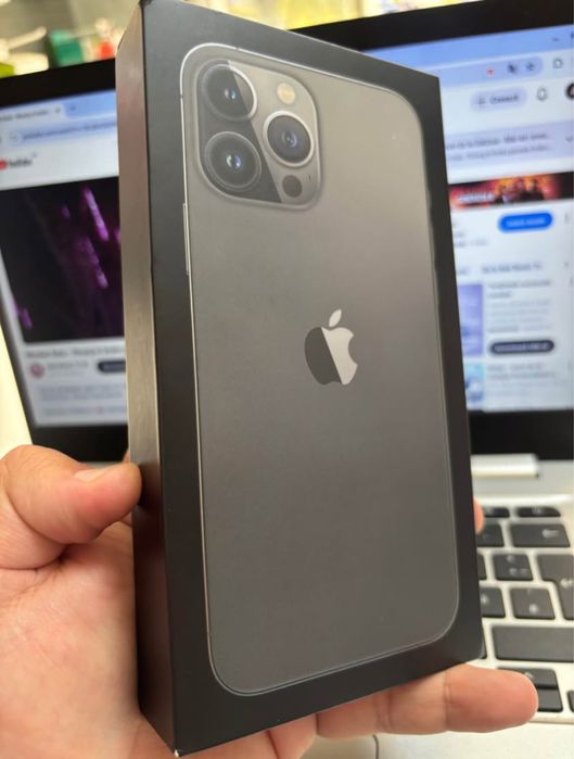 Vand iphone 13 pro Max la cutie stare foarte buna de functionare