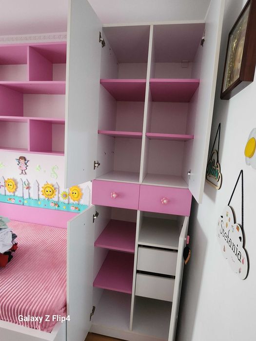 Vand mobila de dormitor pentru fetițe