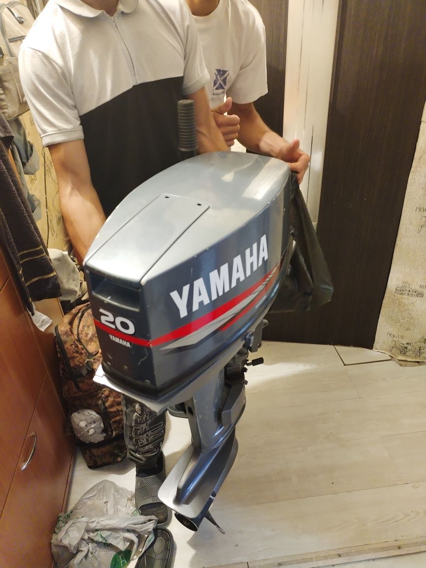 Лодочный мотор Yamaha 20