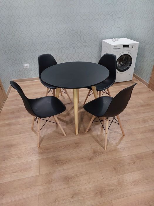 Стол и стули для дома и кухню