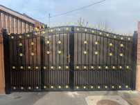 Porti metalice sau din fier forjat