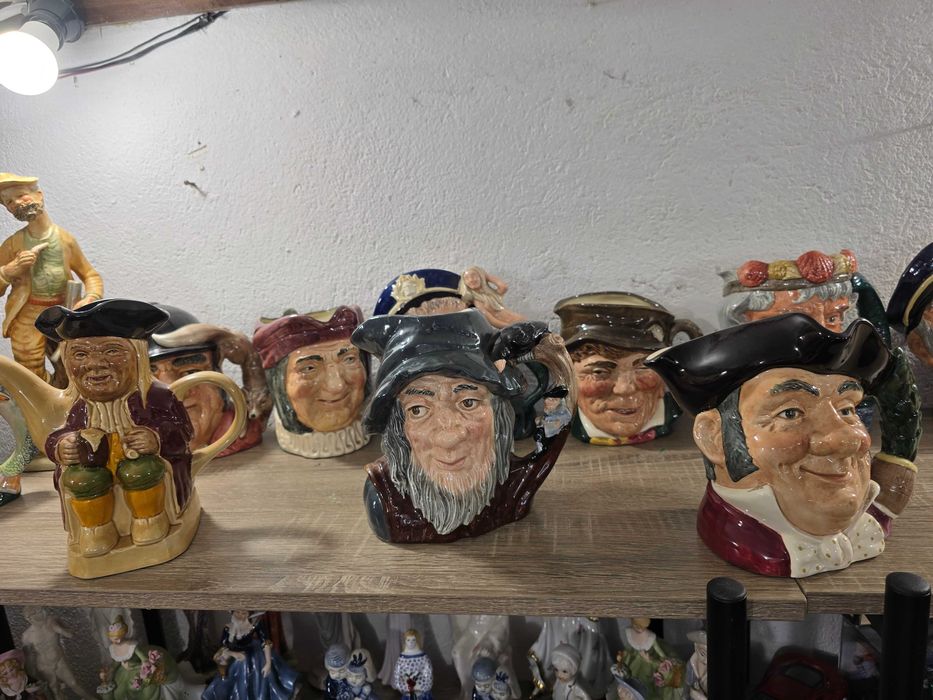 Над  30 броя  - порцеланови кукли Royal Doulton !!!