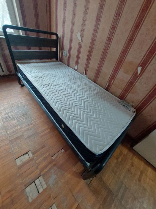 Продаётся железная кровать