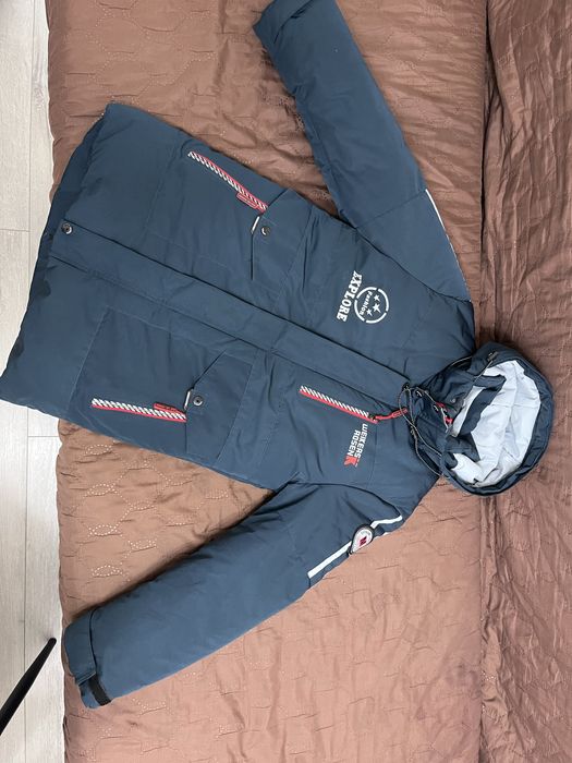 Куртка в хорошем состоянии очень теплая