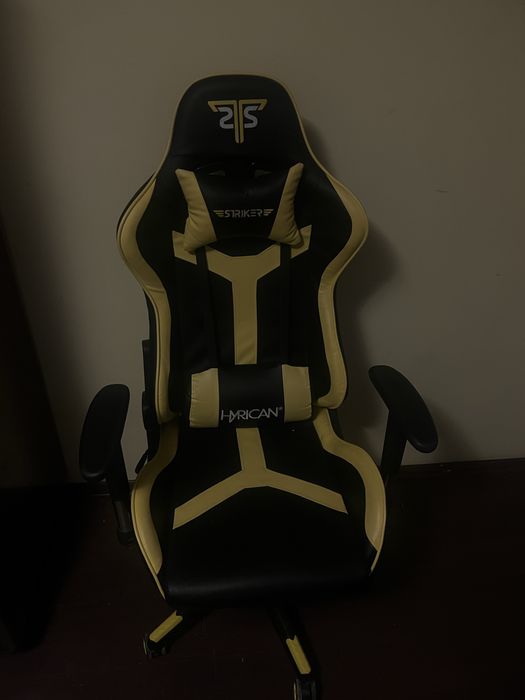 Геймърски стол striker