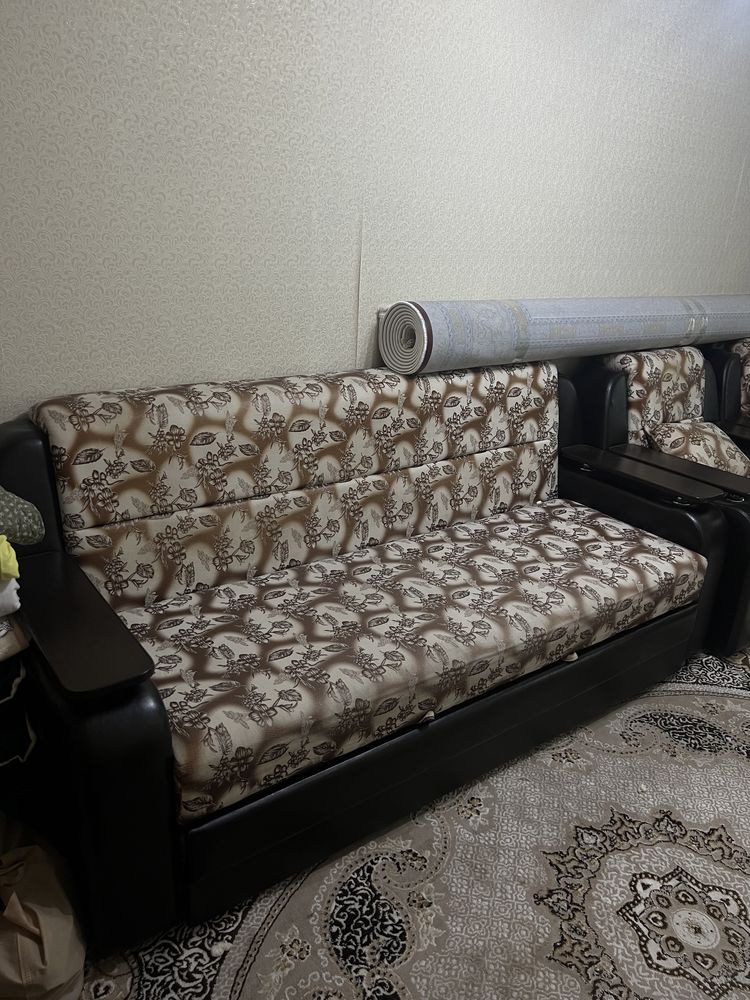 Продам диван и 2 кресла