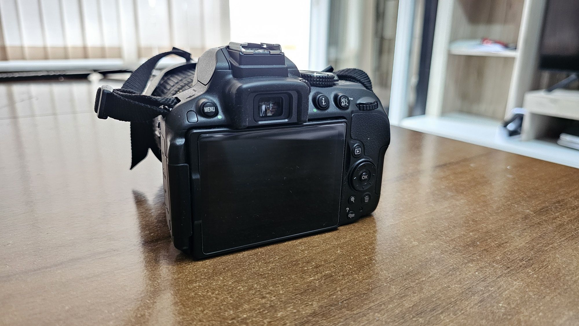 Nikon D5300 + 2 обектива,светкавица и фото сак ( 4712 кадъра)
