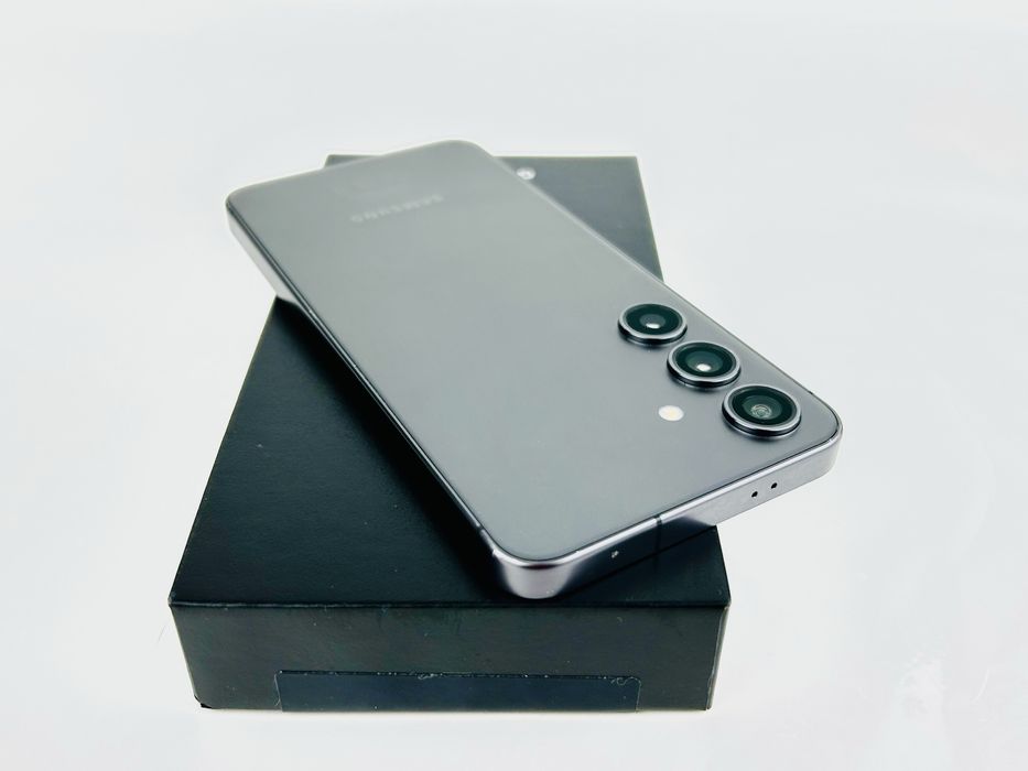 Samsung Galaxy S24 5G 128GB 8RAM Onyx Black Перфектен! Гаранция!