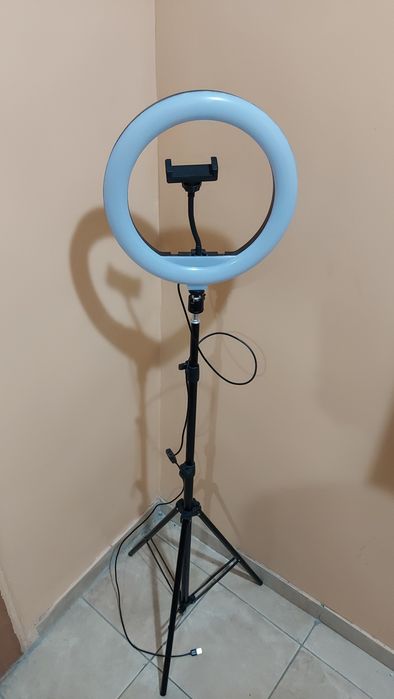 Кольцевая лампа рабочия