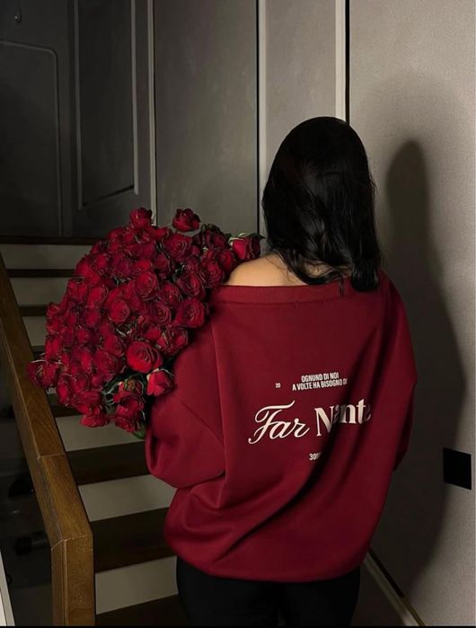 Кофта с открытыми плечами