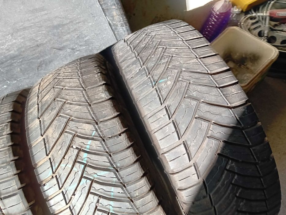 4бр.всесезонни гуми Michelin 215 65 16C dot0221