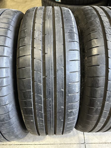 235/60/18 DUNLOP 4бр