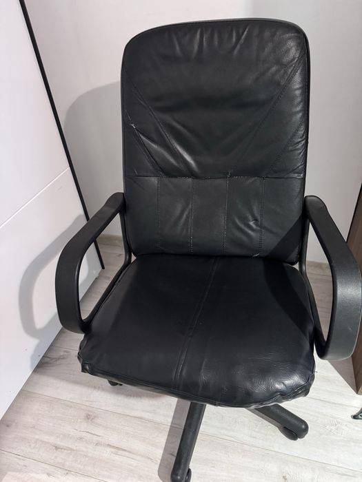 Scaun de birou, functioneaza perfect