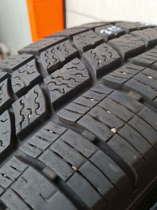 Всесезонни гуми за Бус 2 броя VREDESTEIN Comtrac2 215 65 R15C дот 1222