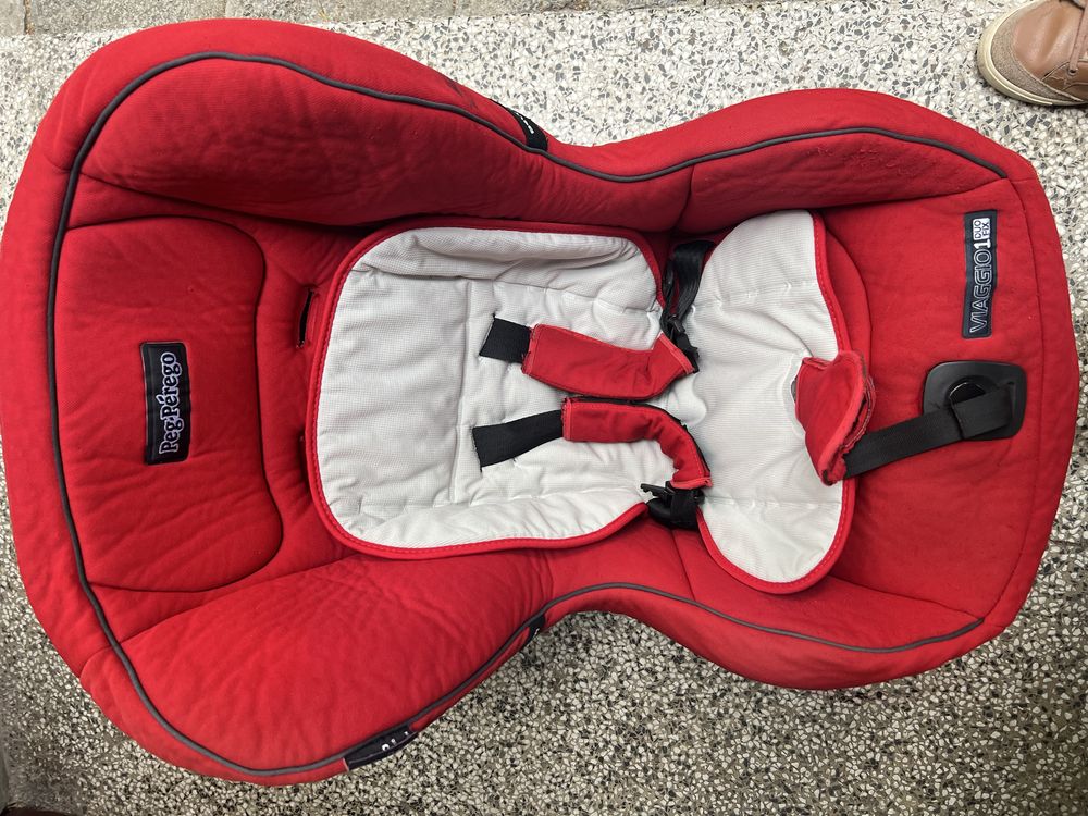 Столче за автомобил Peg Perego червено 9-36 кг