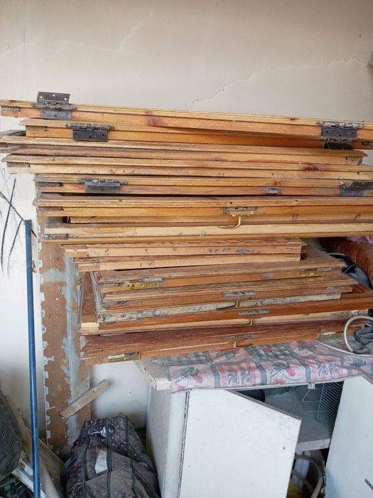 Деревянные рамы и дверь. БУ