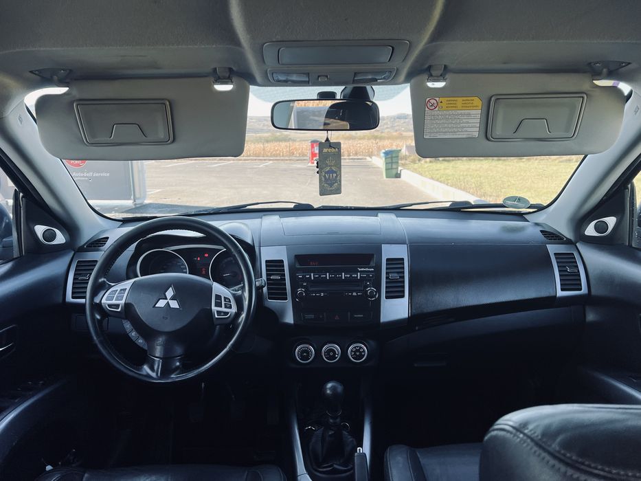 Mitsubishi Outlander 7locuri 2.0D 2009 4X4 Oferta pana 26.11!!!