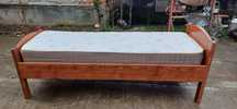 Vând urgent Pat 1 persoană 200/70 cm cu saltea