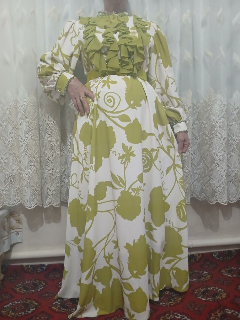 Koʻylak sotiladi