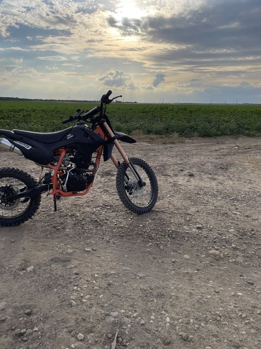 Vand motor kxd 150cc toba akrapovic mai multe detalii in descriere