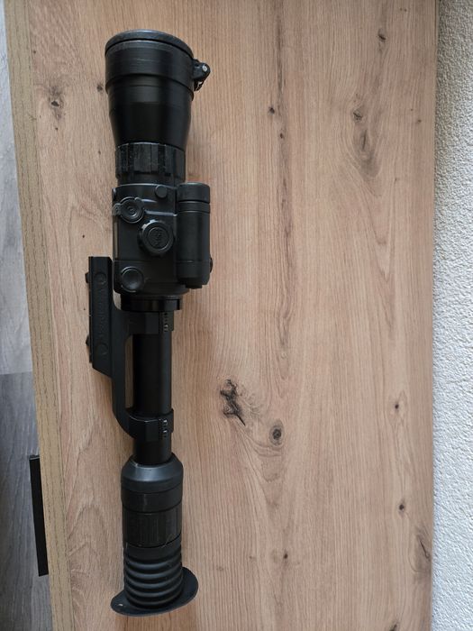 Нощеи и дневен прицел-оптика Yukon