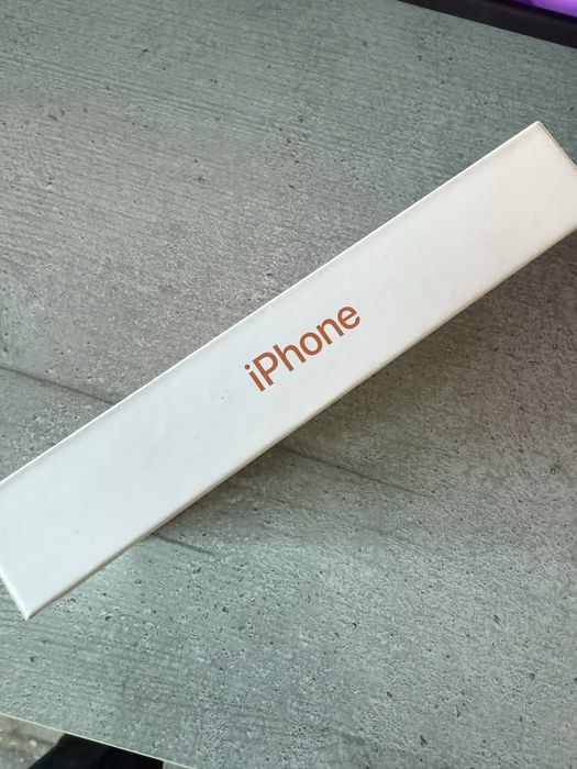 I phone 17 Pro Оранжев с по голам капацитет на батерията от европейски