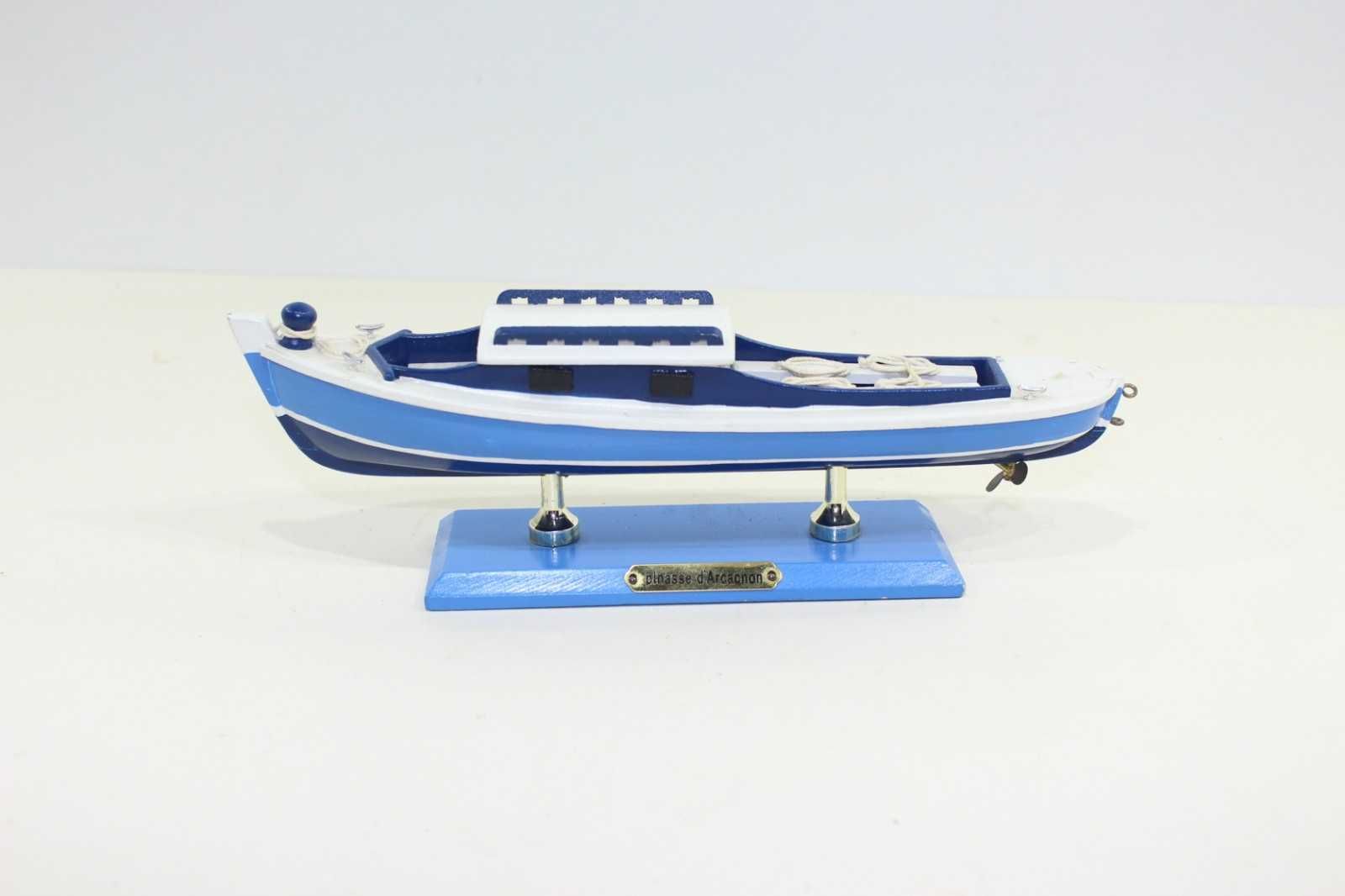 Уникален макет на рибарска лодка. Внос Франция