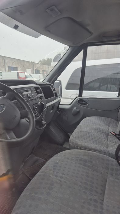 Vând Ford Transit