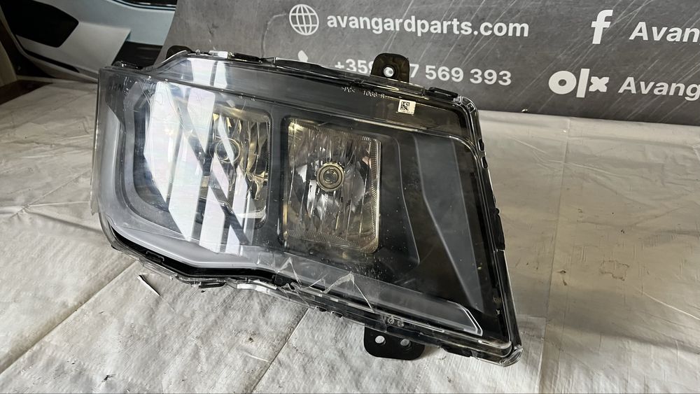 Десен фар MAN TGX