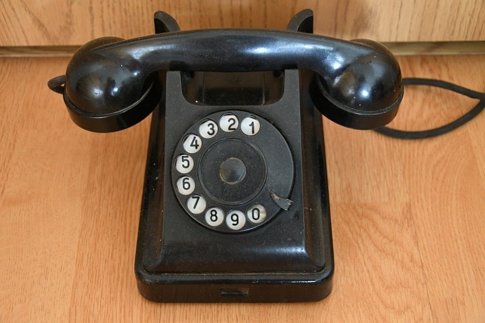 Telefon Ericsson Vechi din bakelit cu cablu (anii 1950)