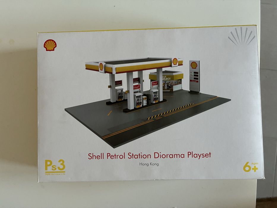 Модел / Макет на Бензиностанция Шел Shell 1:64