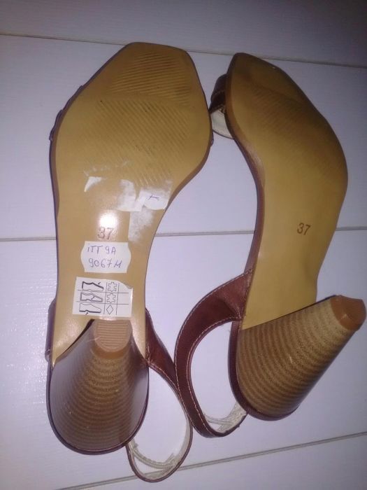 Sandale din piele pentru dama