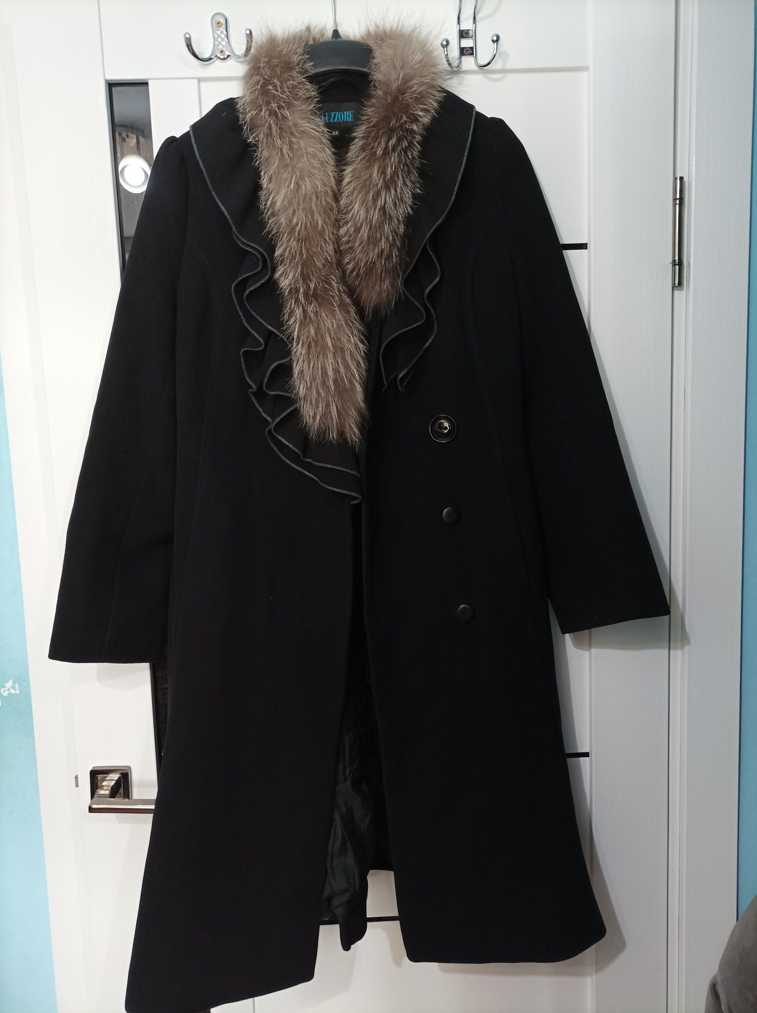 Продам пальто демисезонное чёрное