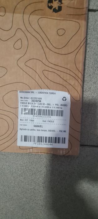 Oglinda baie nouă