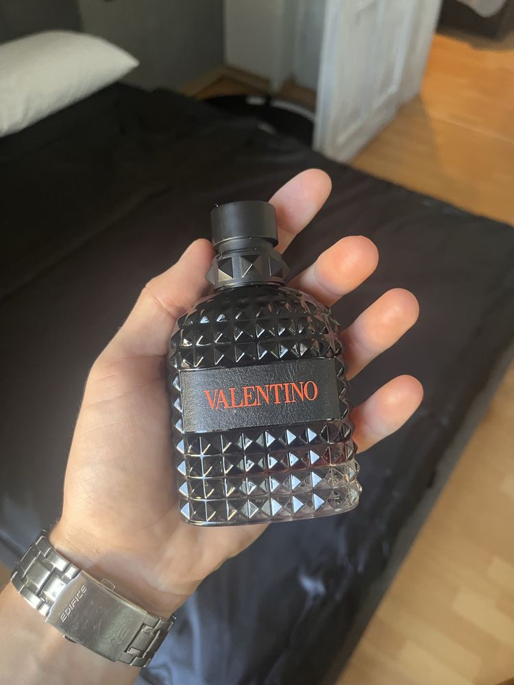 Valentino Born in Roma Coral Fantasy