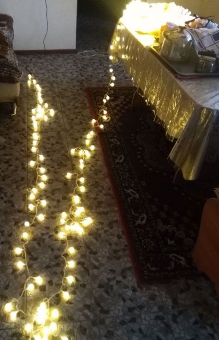 Продам  светодиодную гирлянду. Подходит для украшения фасадов  зданий.