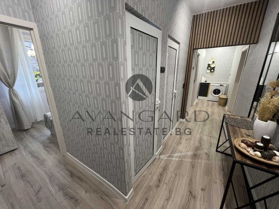 Продава се Тристаен апартамент в Пловдив, Кършияка - 64 кв.м за 2008 €/кв.м - Снимка #9