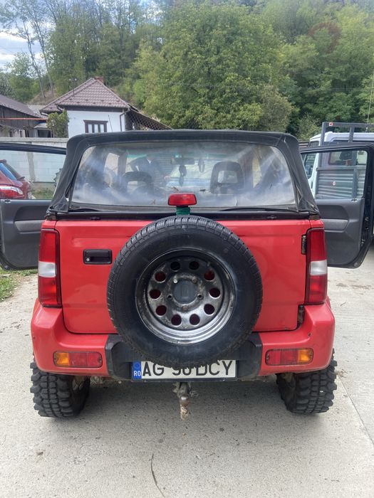 Vând sau schimb suzuki jimny