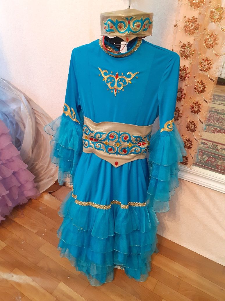 Казакскии нацанальныи костюм